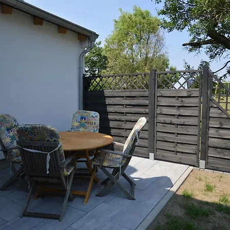 Cozy Holiday Home In Mastershausen With Private Garden Ferienhaus *
